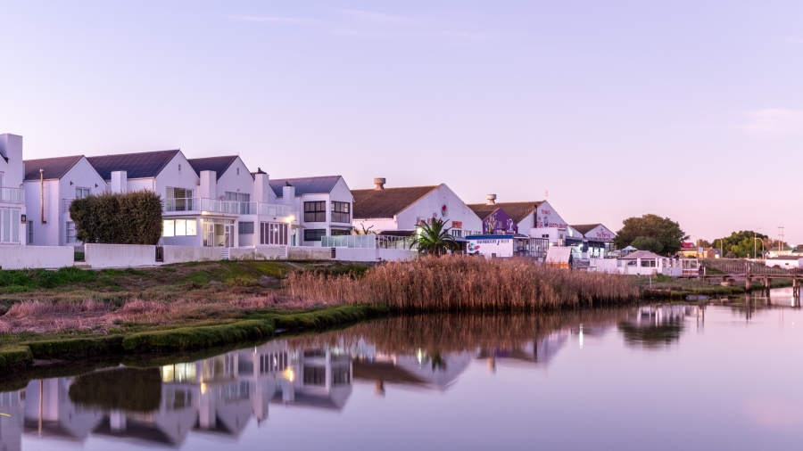 4 Bedroom Property for Sale in Velddrif Western Cape